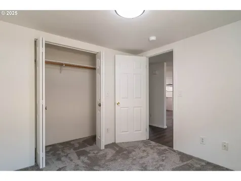 866 NE Walnut Street Roseburg OR 97470