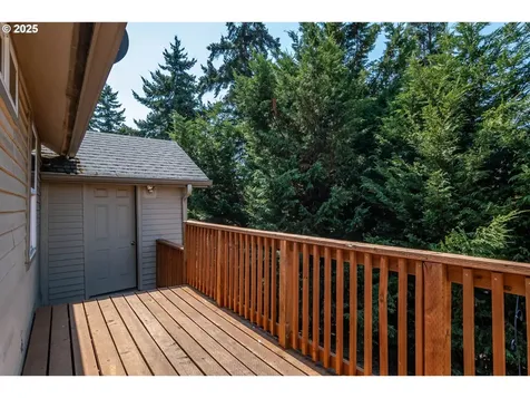 866 NE Walnut Street Roseburg OR 97470