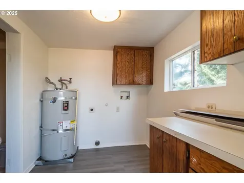 866 NE Walnut Street Roseburg OR 97470