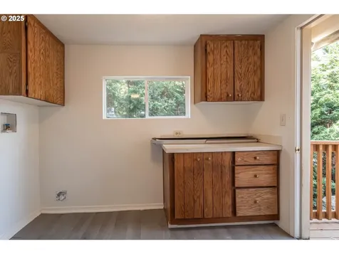 866 NE Walnut Street Roseburg OR 97470