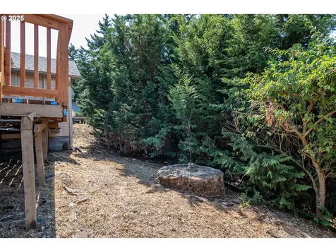 866 NE Walnut Street Roseburg OR 97470