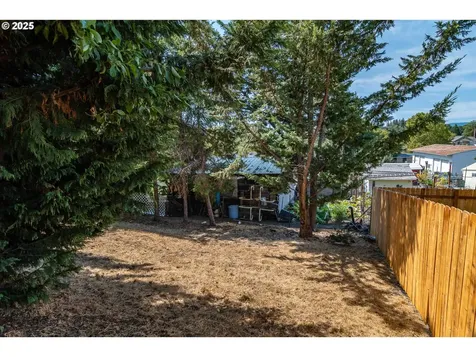 866 NE Walnut Street Roseburg OR 97470