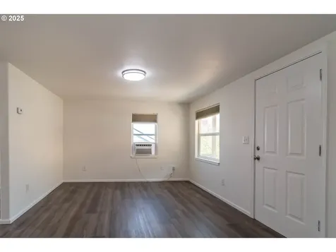 866 NE Walnut Street Roseburg OR 97470