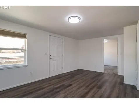 866 NE Walnut Street Roseburg OR 97470