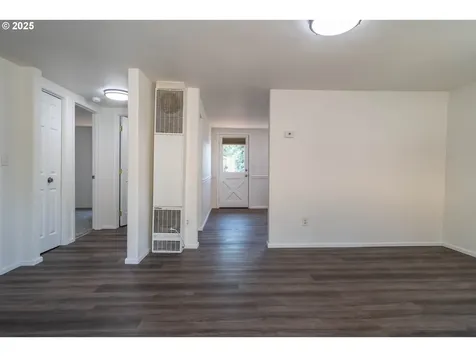 866 NE Walnut Street Roseburg OR 97470