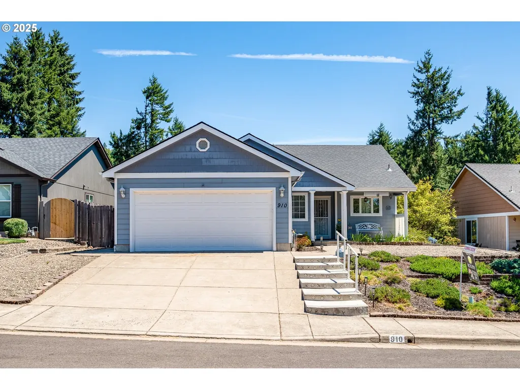 910 Kristen Way Cottage Grove OR 97424