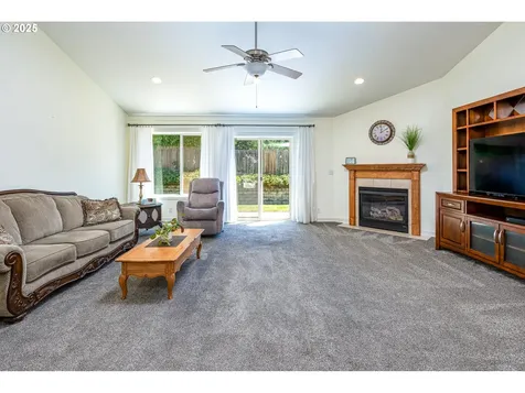 910 Kristen Way Cottage Grove OR 97424