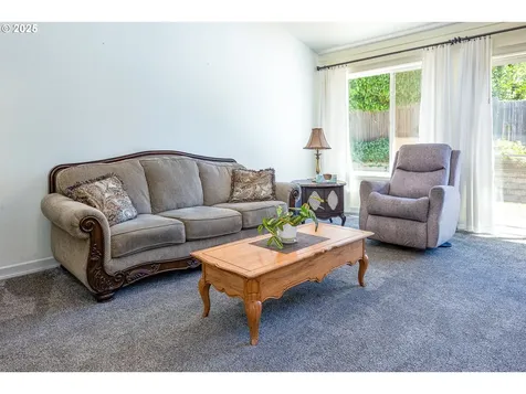 910 Kristen Way Cottage Grove OR 97424