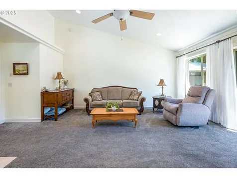 910 Kristen Way Cottage Grove OR 97424