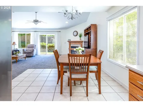 910 Kristen Way Cottage Grove OR 97424