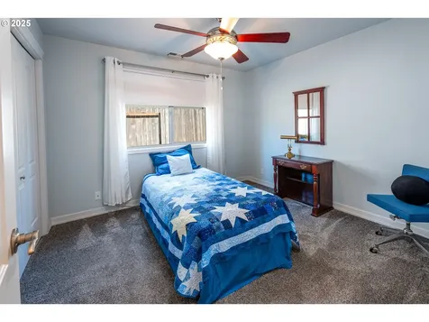 910 Kristen Way Cottage Grove OR 97424