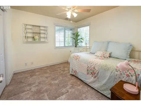910 Kristen Way Cottage Grove OR 97424
