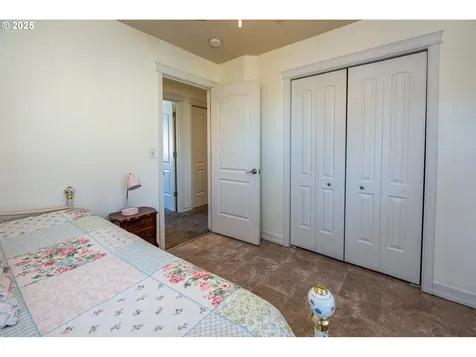 910 Kristen Way Cottage Grove OR 97424