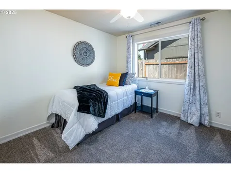 910 Kristen Way Cottage Grove OR 97424
