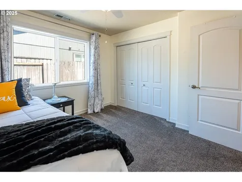 910 Kristen Way Cottage Grove OR 97424