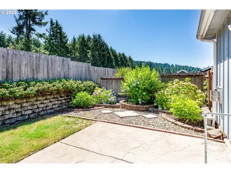 910 Kristen Way Cottage Grove OR 97424