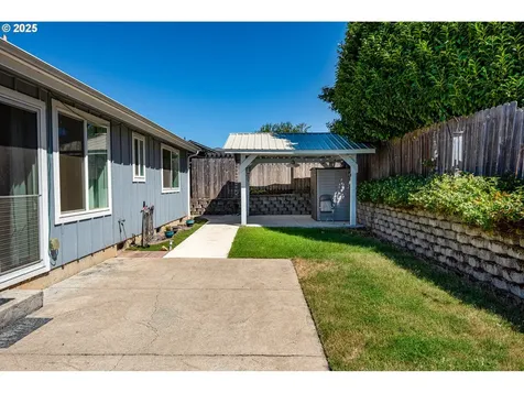 910 Kristen Way Cottage Grove OR 97424