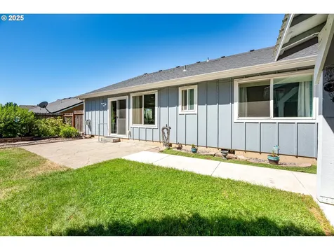 910 Kristen Way Cottage Grove OR 97424
