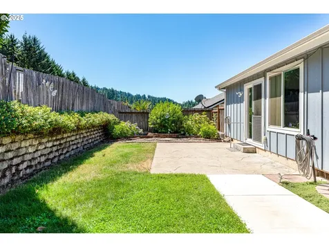 910 Kristen Way Cottage Grove OR 97424