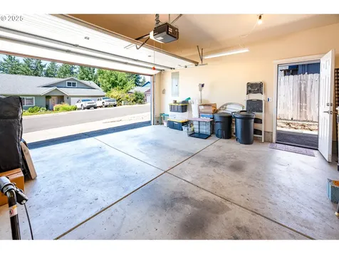 910 Kristen Way Cottage Grove OR 97424