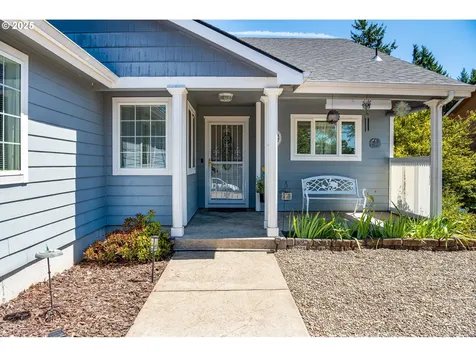910 Kristen Way Cottage Grove OR 97424