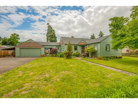 381 W Berkeley Street Gladstone OR 97027