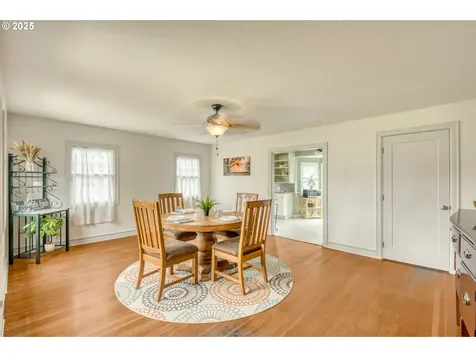 381 W Berkeley Street Gladstone OR 97027