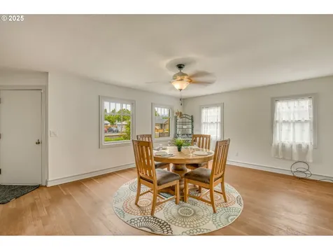 381 W Berkeley Street Gladstone OR 97027