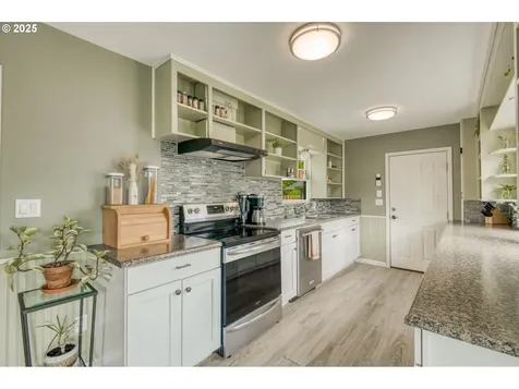381 W Berkeley Street Gladstone OR 97027