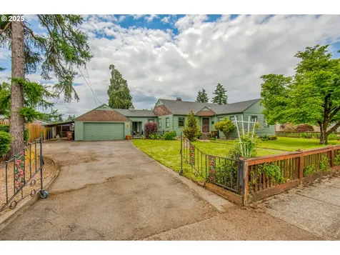 381 W Berkeley Street Gladstone OR 97027