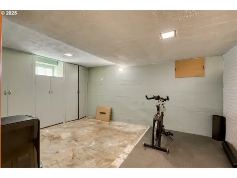 381 W Berkeley Street Gladstone OR 97027