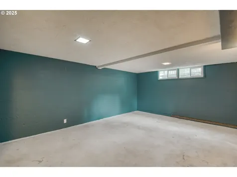 381 W Berkeley Street Gladstone OR 97027
