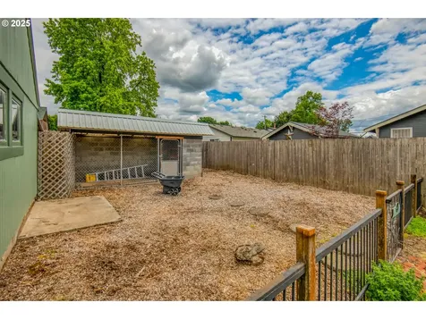 381 W Berkeley Street Gladstone OR 97027