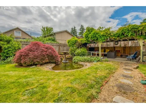 381 W Berkeley Street Gladstone OR 97027