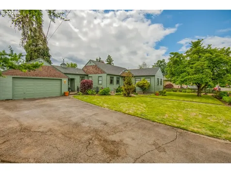 381 W Berkeley Street Gladstone OR 97027
