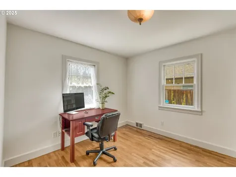 381 W Berkeley Street Gladstone OR 97027