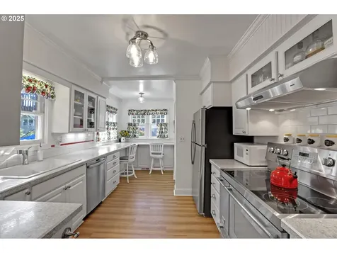 4432 NE Wistaria Drive Portland OR 97213
