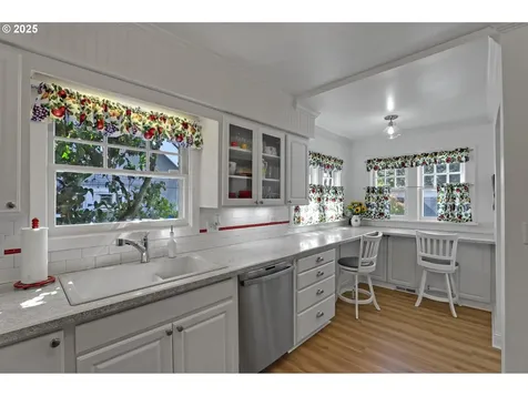 4432 NE Wistaria Drive Portland OR 97213