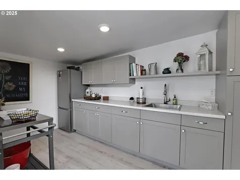 4432 NE Wistaria Drive Portland OR 97213