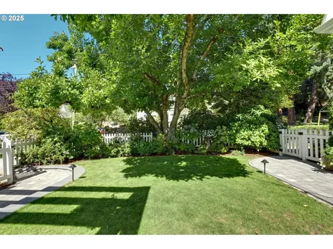 4432 NE Wistaria Drive Portland OR 97213