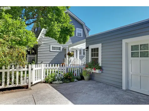 4432 NE Wistaria Drive Portland OR 97213