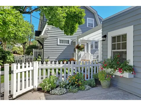 4432 NE Wistaria Drive Portland OR 97213