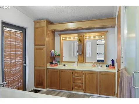 3372 Long Street Sweet Home OR 97386