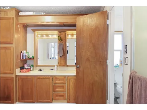 3372 Long Street Sweet Home OR 97386