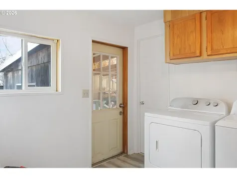 3372 Long Street Sweet Home OR 97386