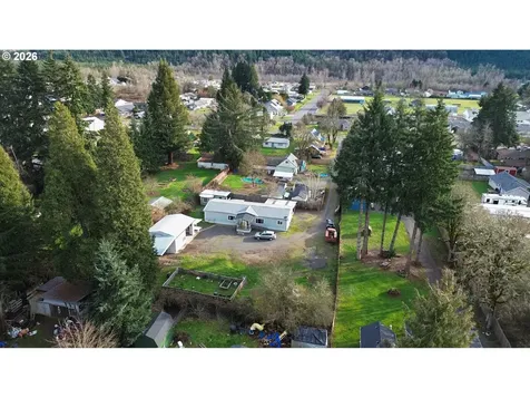3372 Long Street Sweet Home OR 97386