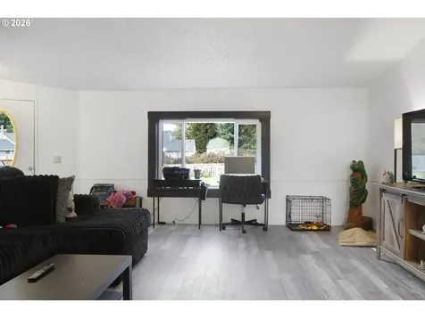 3372 Long Street Sweet Home OR 97386