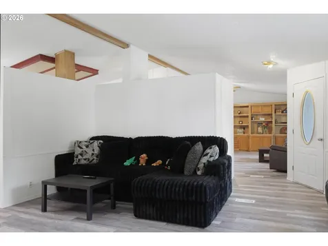 3372 Long Street Sweet Home OR 97386