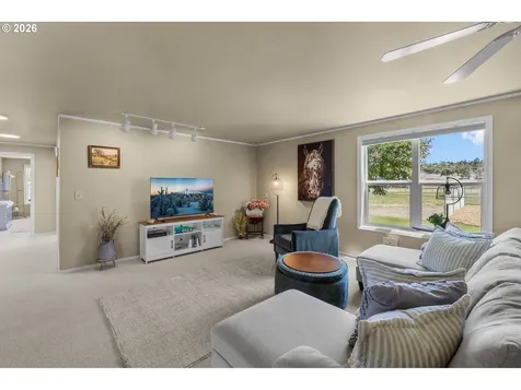 3099 NW Williams Way Redmond OR 97756