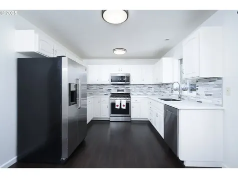 2589 Golfview Avenue Sutherlin OR 97479